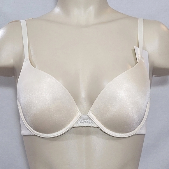 Lily of France Other - Lily of France Extreme Lacy Looks Push Up UW Bra